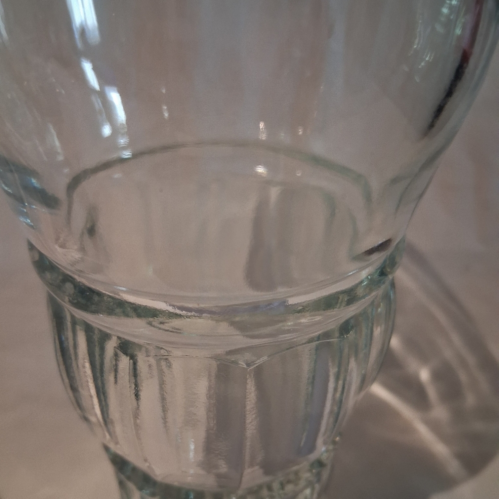 Vintage Fountain Glasses - Picture 3 of 7